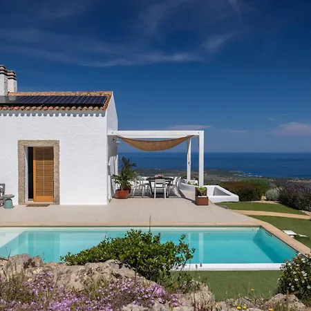 Sardegna E - Stazzu Di L'incantu Con Piscina 别墅 *