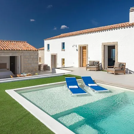 Sardegna E - Stazzu Di L'incantu Con Piscina